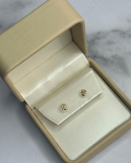 Topos Flor / 0,48 Gr / Oro amarillo 18k