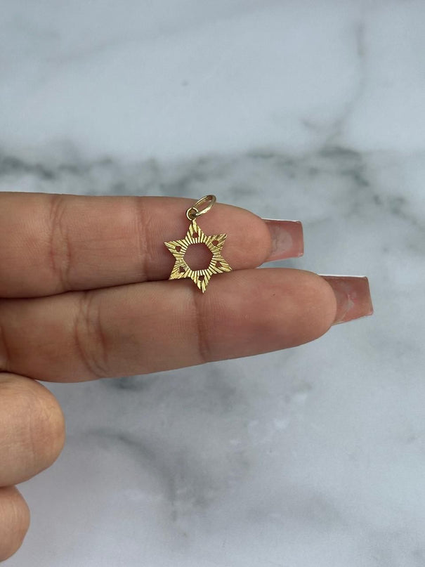 Dije casting estrella 5 puntas / 0,79 Gr / Oro amarillo 18k