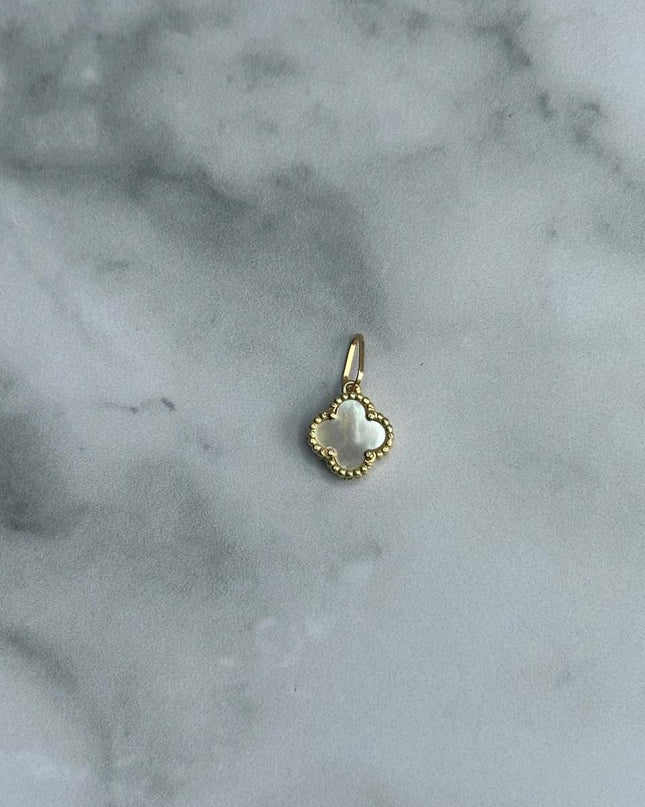 Dije casting trebol blanco / 1,14 Gr / Oro amarillo 18k