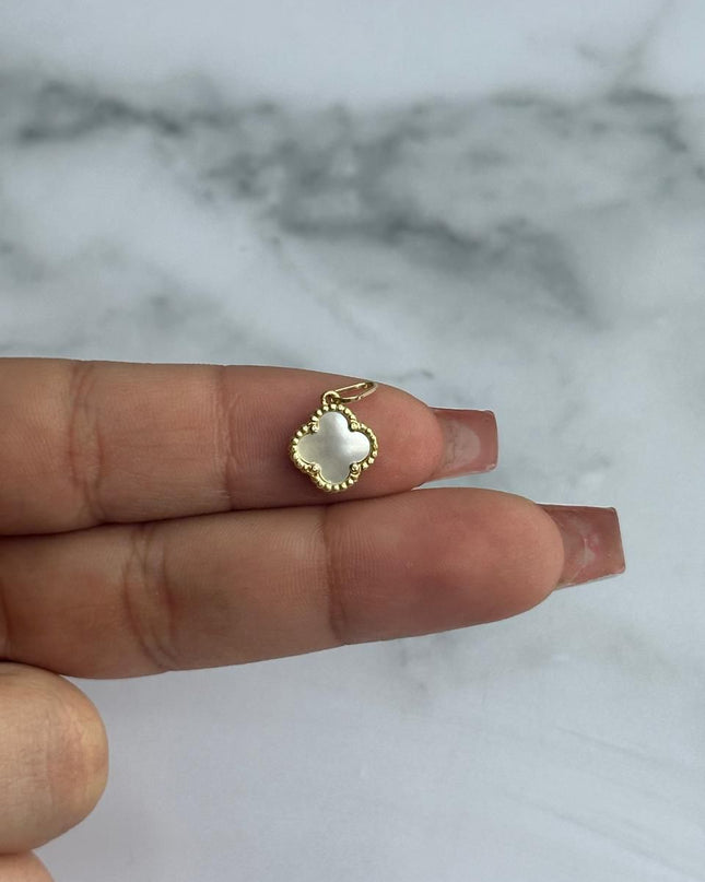 Dije casting trebol blanco / 1,14 Gr / Oro amarillo 18k
