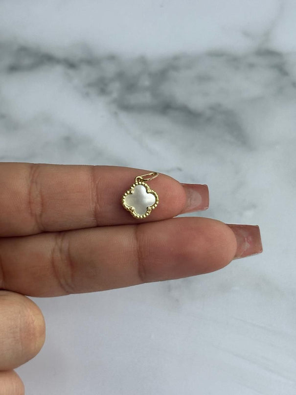 Dije casting trebol blanco / 1,14 Gr / Oro amarillo 18k
