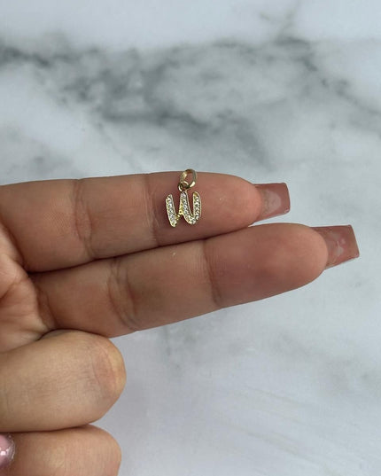 Dije casting letra W / 0,63 Gr / Oro amarillo 18k