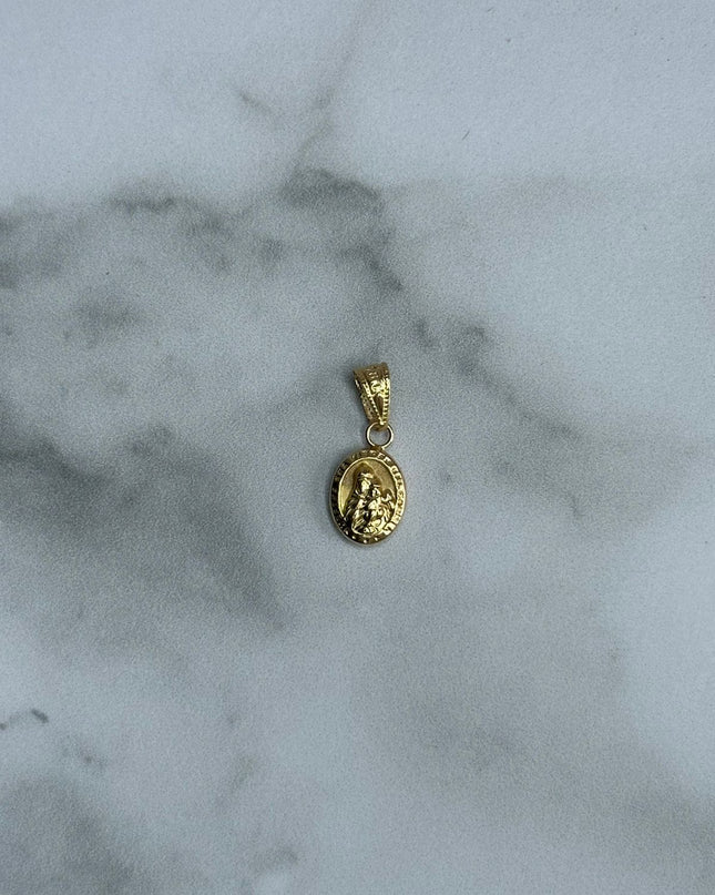 Dije virgen del carmen ovalada doble cara / 0,58 Gr / Oro amarillo 18k