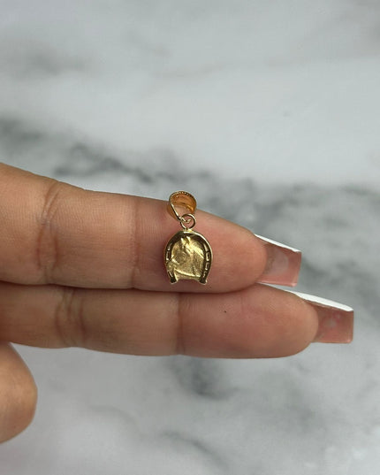 Dije herradura con caballo doble cara / 0,57 Gr / Oro amarillo 18k