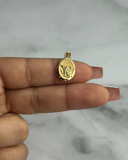 Dije san miguel arcangel doble cara con borde / 1,05 Gr / 1,8 Cm / Oro amarillo 18k