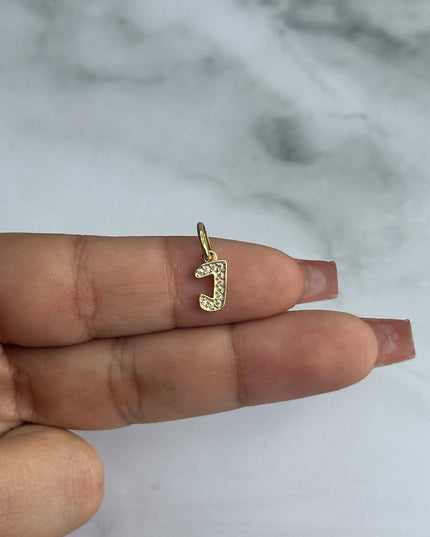 Dije casting letra J / 0,64 Gr / Oro amarillo 18k