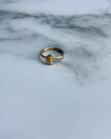 Anillo luna / 1,06 Gr / Talla 6/5 / Oro amarillo 18k
