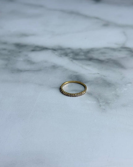 Anillo con circones blancos / 1,67 Gr / Talla 8/5 / Oro amarillo 18k