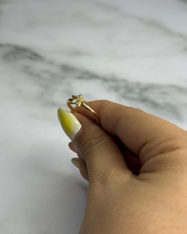 Anillo estrella / 1,24 Gr / Talla 7/5 / Oro amarillo 18k