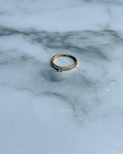 Anillo doble con piedra blanca / 0,89 Gr / Talla 6/5 / Oro amarillo 18k