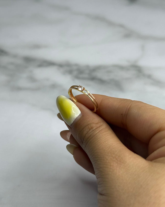 Anillo doble con piedra blanca / 0,89 Gr / Talla 6/5 / Oro amarillo 18k