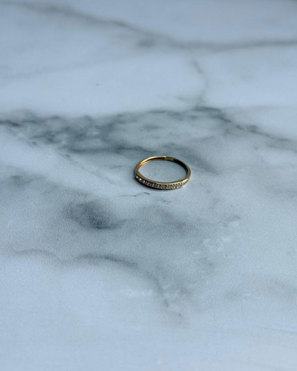 Anillo con circones blanco / 0,96 Gr / Talla 6 / Oro amarillo 18k
