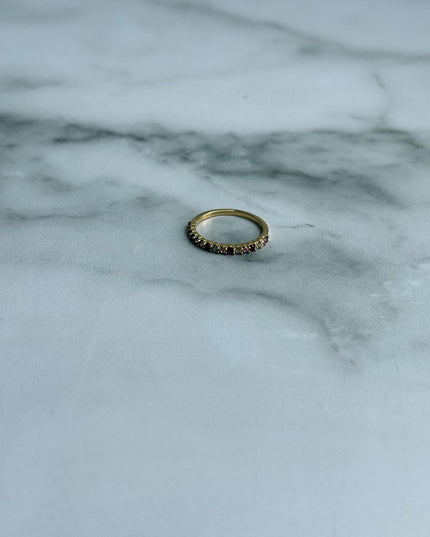 Anillo con circones vino tinto / 1,56 Gr / Talla 5/5 / Oro amarillo 18k