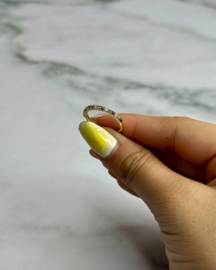 Anillo con circones azules / 1,57 Gr / Talla 6/5 / Oro amarillo 18k