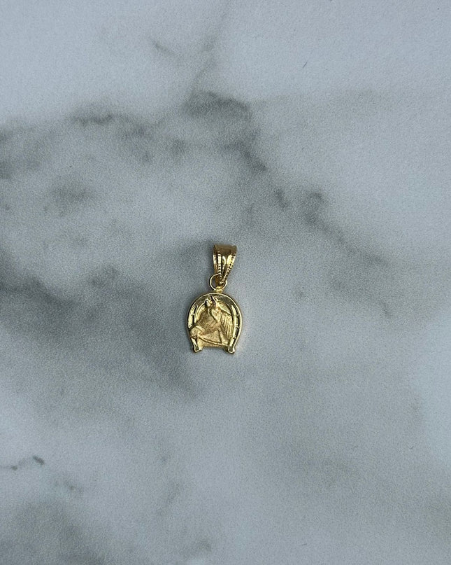 Dije herradura con caballo doble cara / 0,57 Gr / Oro amarillo 18k